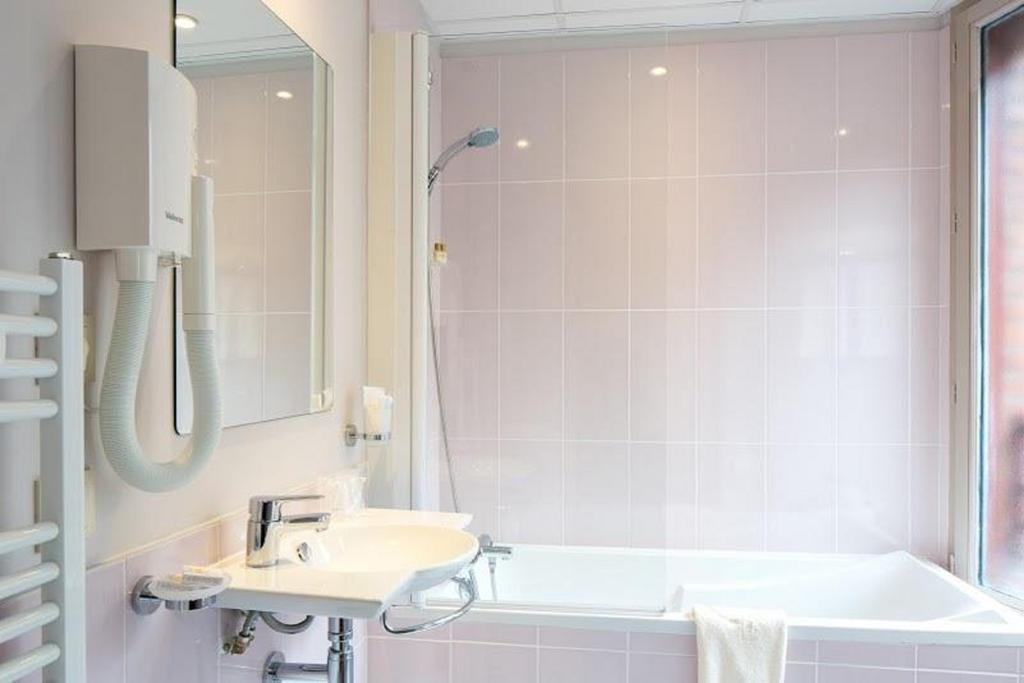 Hotel Ours Blanc - Wilson Toulouse Buitenkant foto
